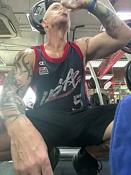 luv2masterb8247 online show from 12, 3, 2025