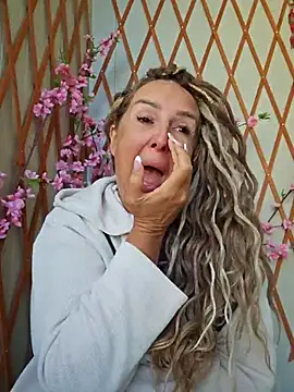 MariaRichi  online show from 6, 10, 2025