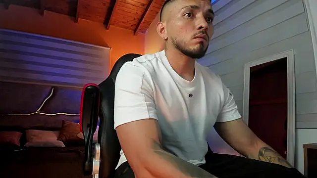 maximusclark1 online show from 25, 3, 2026