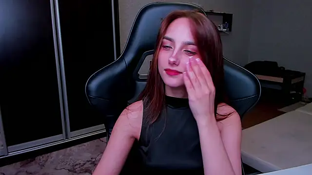 Snapshot of SilverDream chatting on 2, 4, 2026 SilverDream online show from 2, 4, 2026