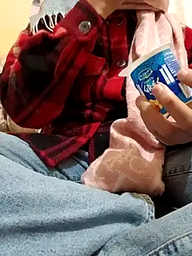 Snapshot of yasima-39 chatting on 4, 1, 2025 yasima-39 online show from 4, 1, 2025