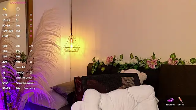 Hannah williams1 online show from 8, 10, 2025