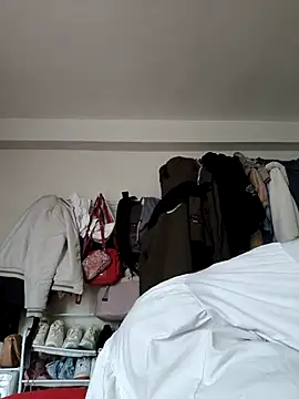 ARIANA SAENS online show from 2, 1, 2025