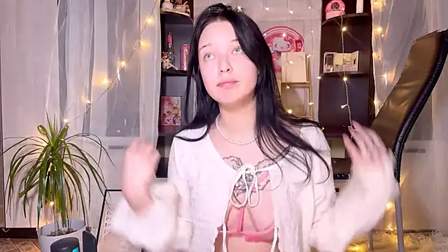 Snapshot of EmmaKittyCat chatting on 21, 11, 2025 EmmaKittyCat online show from 21, 11, 2025