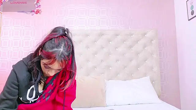 Snapshot of Derieri_D chatting on 10, 10, 2025 Derieri D online show from 10, 10, 2025