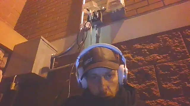 Snapshot of axelongshaft69 chatting on 2, 4, 2026 axelongshaft69 online show from 2, 4, 2026