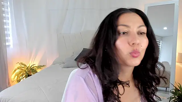 Snapshot of karla_paradise_ chatting on 27, 11, 2025 karla paradise online show from 27, 11, 2025