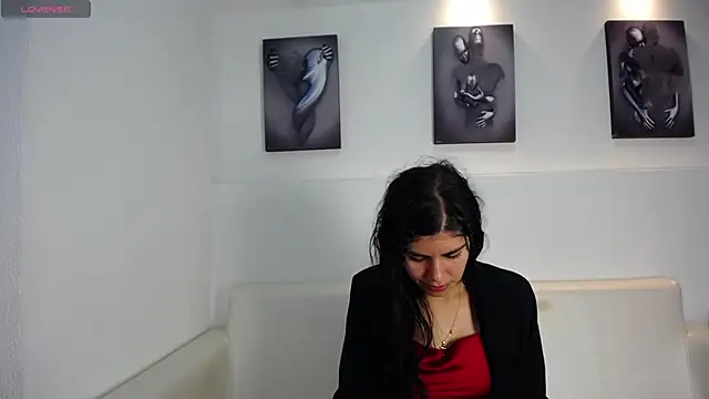 Melodi Roux online show from 6, 4, 2026