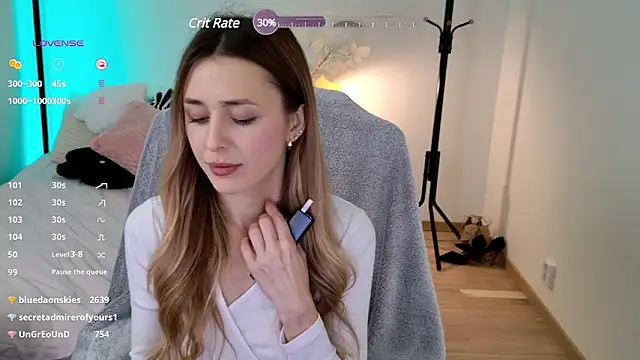 Snapshot of Sophie_Enzo chatting on 8, 1, 2025 Sophie Enzo online show from 8, 1, 2025