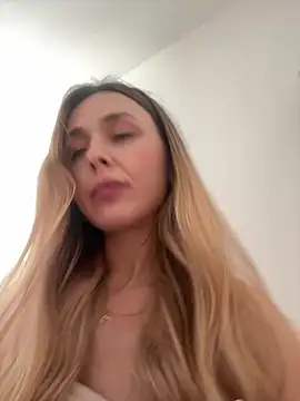 Snapshot of Sophie_Enzo chatting on 20, 1, 2025 Sophie Enzo online show from 20, 1, 2025