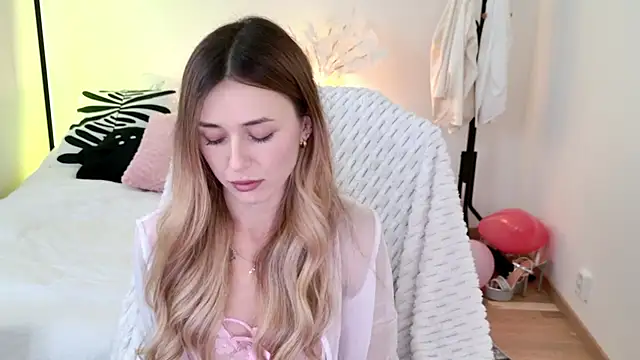 Snapshot of Sophie_Enzo chatting on 24, 1, 2025 Sophie Enzo online show from 24, 1, 2025