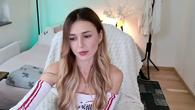 Snapshot of Sophie_Enzo chatting on 26, 1, 2025 Sophie Enzo online show from 26, 1, 2025