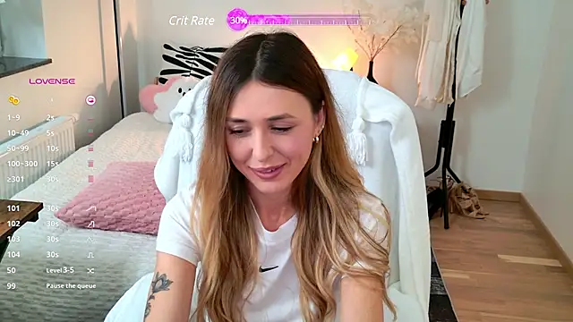 Snapshot of Sophie_Enzo chatting on 3, 2, 2025 Sophie Enzo online show from 3, 2, 2025