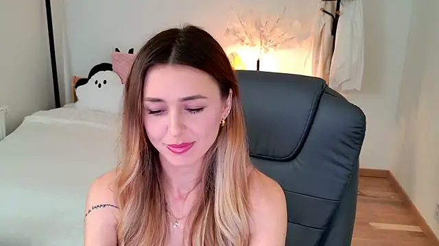 Snapshot of Sophie_Enzo chatting on 18, 2, 2025 Sophie Enzo online show from 18, 2, 2025