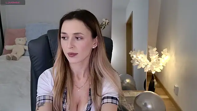 Snapshot of Sophie_Enzo chatting on 22, 3, 2025 Sophie Enzo online show from 22, 3, 2025