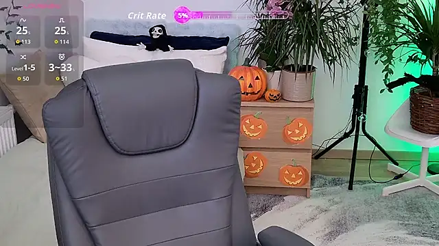 Snapshot of Sophie_Enzo chatting on 30, 10, 2025 Sophie Enzo online show from 30, 10, 2025