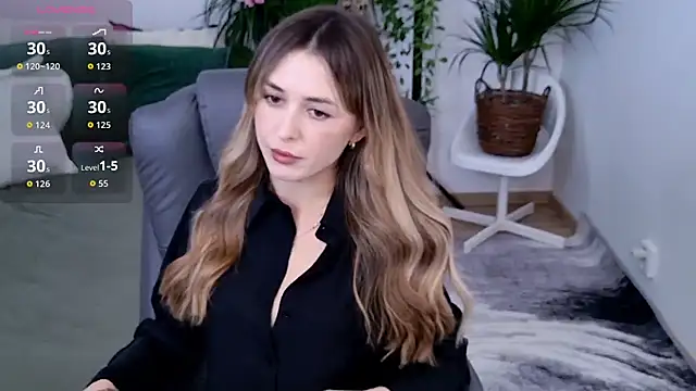 Snapshot of Sophie_Enzo chatting on 13, 11, 2025 Sophie Enzo online show from 13, 11, 2025