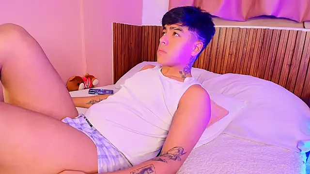 Snapshot of kiing_azahell chatting on 15, 11, 2025 kiing azahell online show from 15, 11, 2025