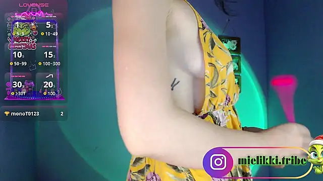 Snapshot of mielikki001 chatting on 30, 12, 2024 mielikki001 online show from 30, 12, 2024