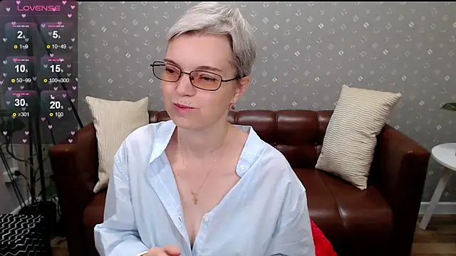 Cutie Erikaa1 online show from 13, 10, 2025