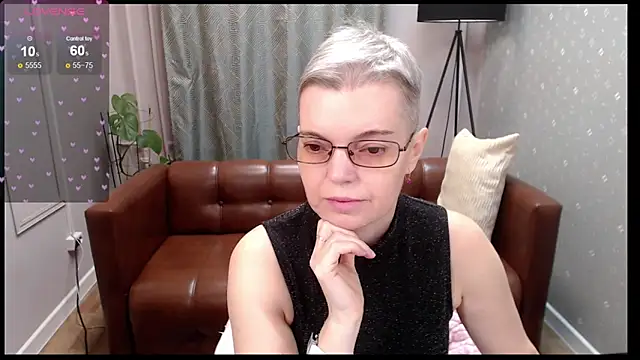 Cutie Erikaa1 online show from 18, 11, 2025