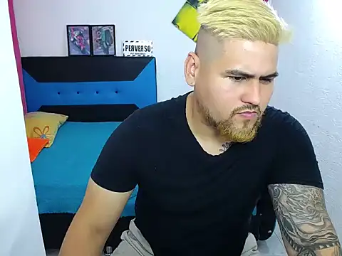 Snapshot of pitbullveryhot chatting on 2, 12, 2024 pitbullveryhot online show from 2, 12, 2024