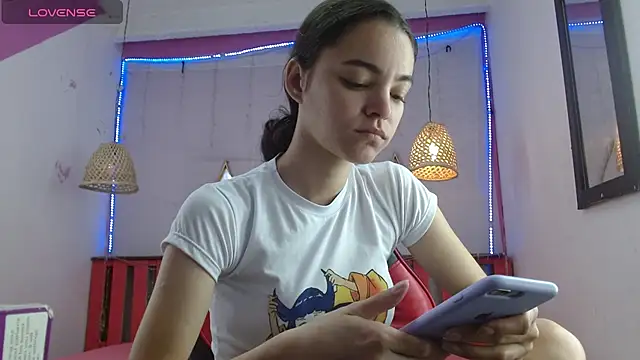 Mia-kalinfa online show from 23, 12, 2024