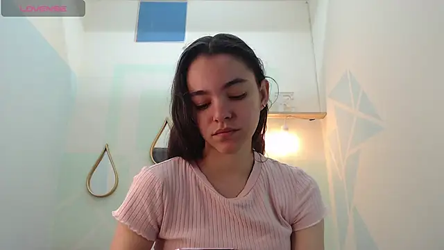 Mia-kalinfa online show from 11, 2, 2025