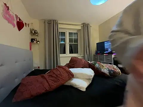 Tallulah-mae-xoxox online show from 17, 3, 2025