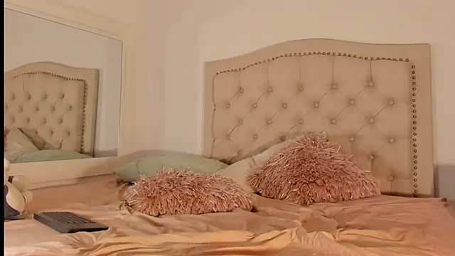 Scarlett grand online show from 4, 2, 2025