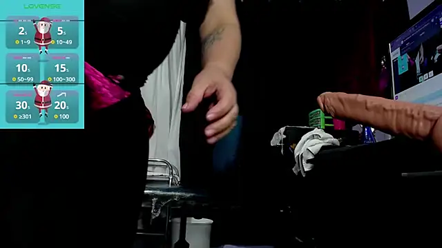 Snapshot of bigassruby45 chatting on 19, 12, 2024 bigassruby45 online show from 19, 12, 2024