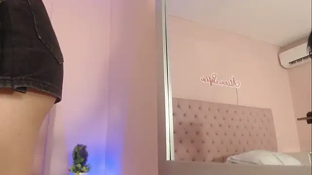 Snapshot of alice_sofia chatting on 19, 11, 2025 alice sofia online show from 19, 11, 2025