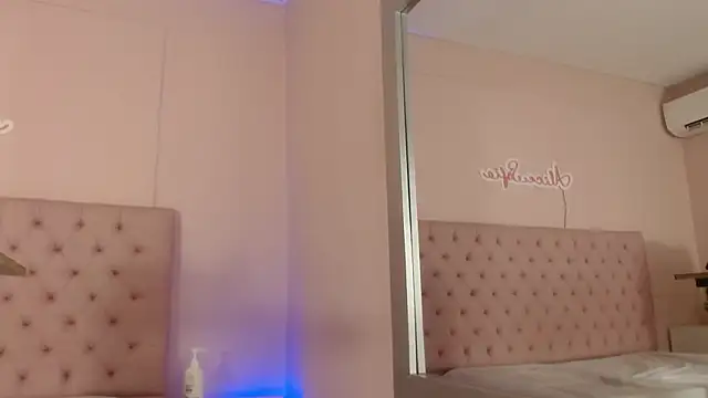 Snapshot of alice_sofia chatting on 21, 12, 2025 alice sofia online show from 21, 12, 2025