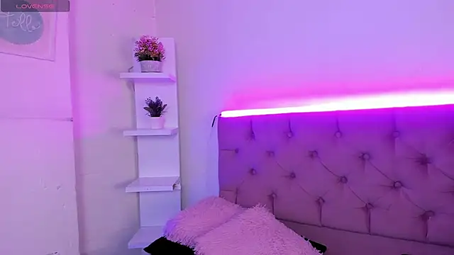 Triipsy online show from 20, 2, 2025