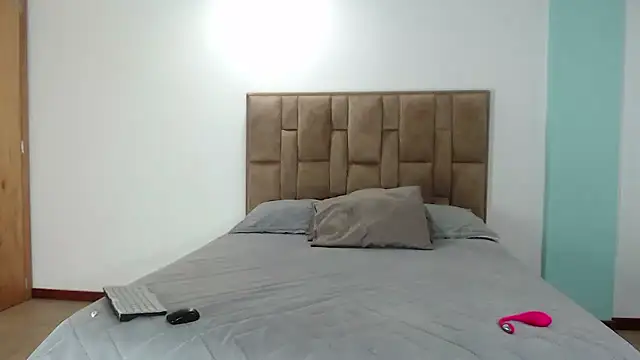 Snapshot of aleejhandraa chatting on 7, 1, 2026 aleejhandraa online show from 7, 1, 2026