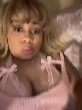 Snapshot of camiliaskye chatting on 23, 12, 2024 camiliaskye online show from 23, 12, 2024