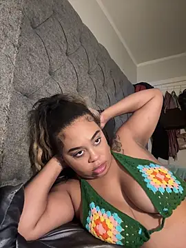 Snapshot of camiliaskye chatting on 13, 9, 2025 camiliaskye online show from 13, 9, 2025