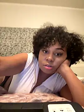 Snapshot of camiliaskye chatting on 10, 10, 2025 camiliaskye online show from 10, 10, 2025