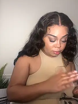 Snapshot of camiliaskye chatting on 14, 12, 2025 camiliaskye online show from 14, 12, 2025