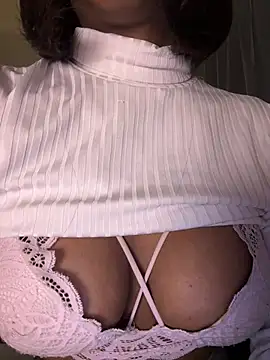 IamCrystal2 online show from 16, 1, 2025