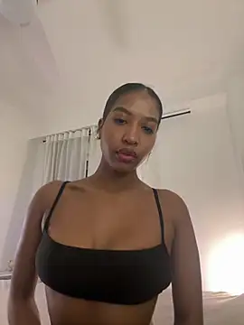 Snapshot of IamCrystal2 chatting on 12, 1, 2026 IamCrystal2 online show from 12, 1, 2026