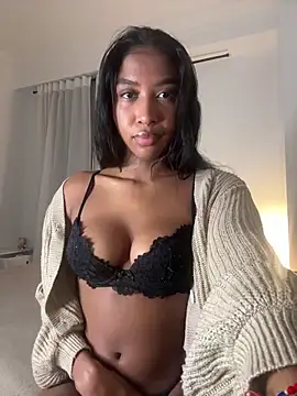 Snapshot of IamCrystal2 chatting on 4, 2, 2026 IamCrystal2 online show from 4, 2, 2026