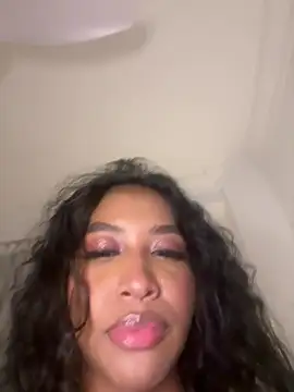 Snapshot of IamCrystal2 chatting on 1, 3, 2026 IamCrystal2 online show from 1, 3, 2026