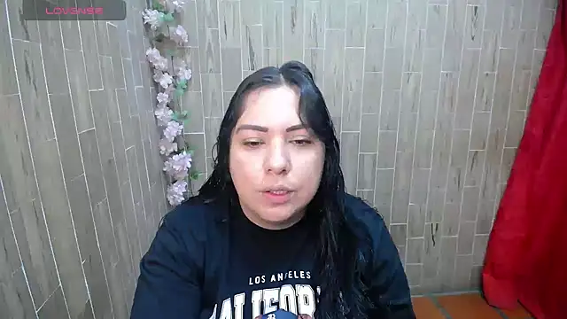 solyeria online show from 4, 6, 2026
