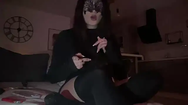 DominaCat75 online show from 18, 12, 2024