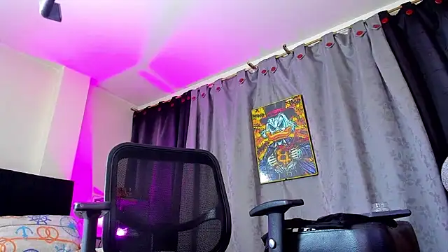 Snapshot of Giomar_Reyes chatting on 8, 3, 2026 Giomar Reyes online show from 8, 3, 2026