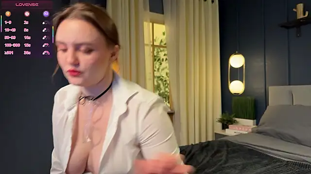 Lella Ryann  online show from 5, 2, 2026