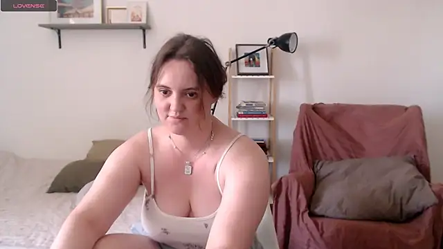 Lella Ryann  online show from 18, 7, 2026