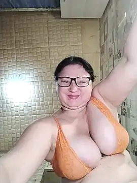 Holly-69 online show from 7, 11, 2025