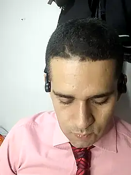 Snapshot of CRISTHIAN_GREY01 chatting on 21, 2, 2025 CRISTHIAN GREY01 online show from 21, 2, 2025